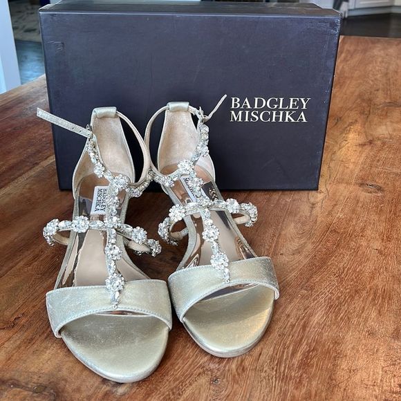Badgley Mischka Gold Embellished Sandal, Size 8.5 - Picture 1 of 6
